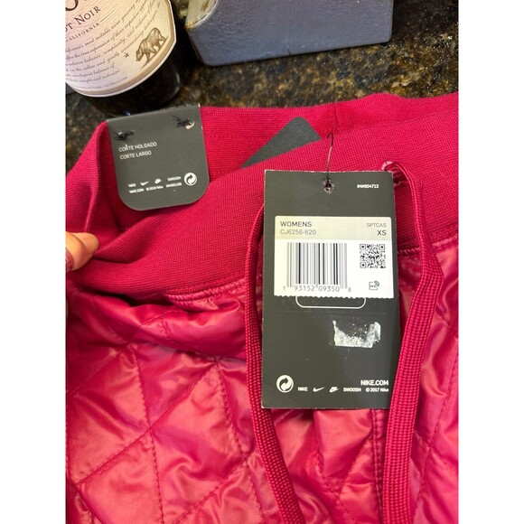 NWT Nike Quilted Sportswear Loose Fit Quilted Pants Women's Size XS Red Berry - Picture 3 of 7